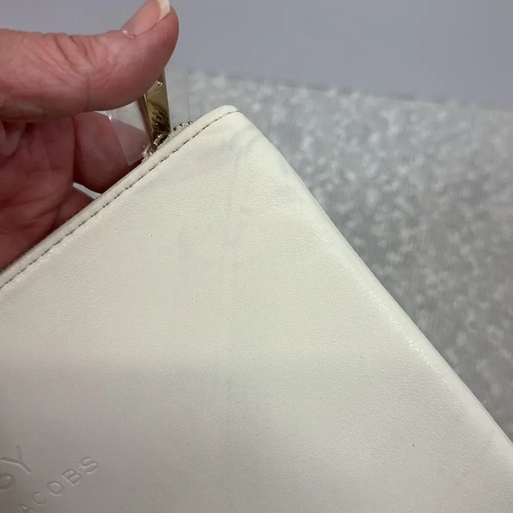 MARC JACOBS Daisy White Leather Makeup Cosmetic Pouch Travel Bag